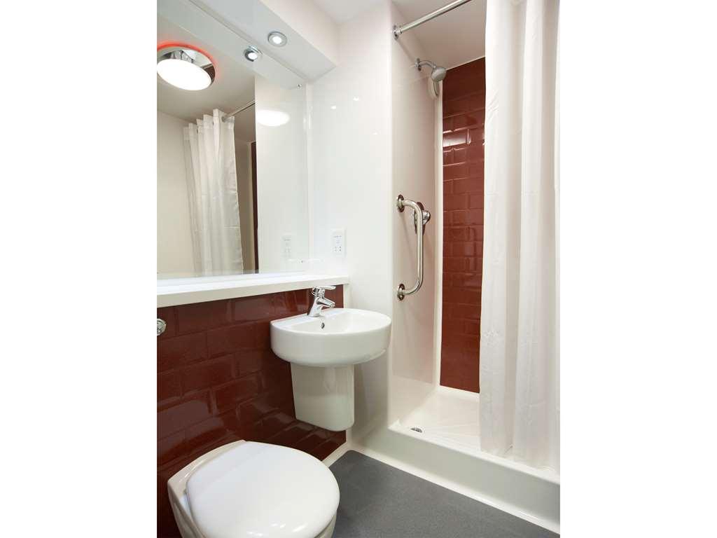 Travelodge Bracknell Central Pokoj fotografie