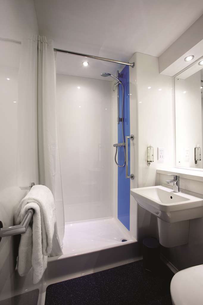 Travelodge Bracknell Central Pokoj fotografie