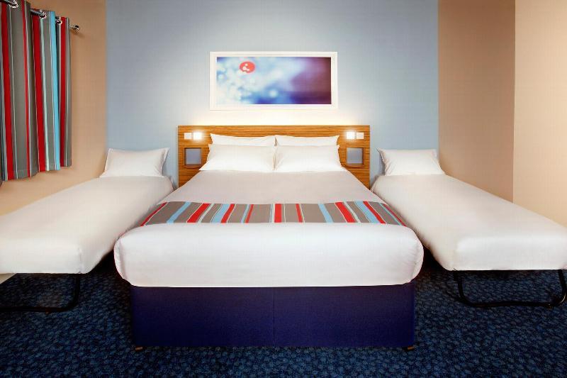 Travelodge Bracknell Central Exteriér fotografie